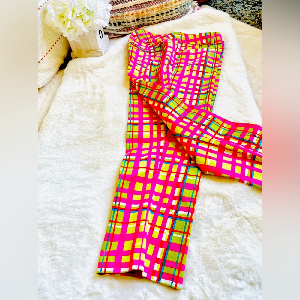 Tailored retro designed green, beige, with touch of yellow slim line pink pants.